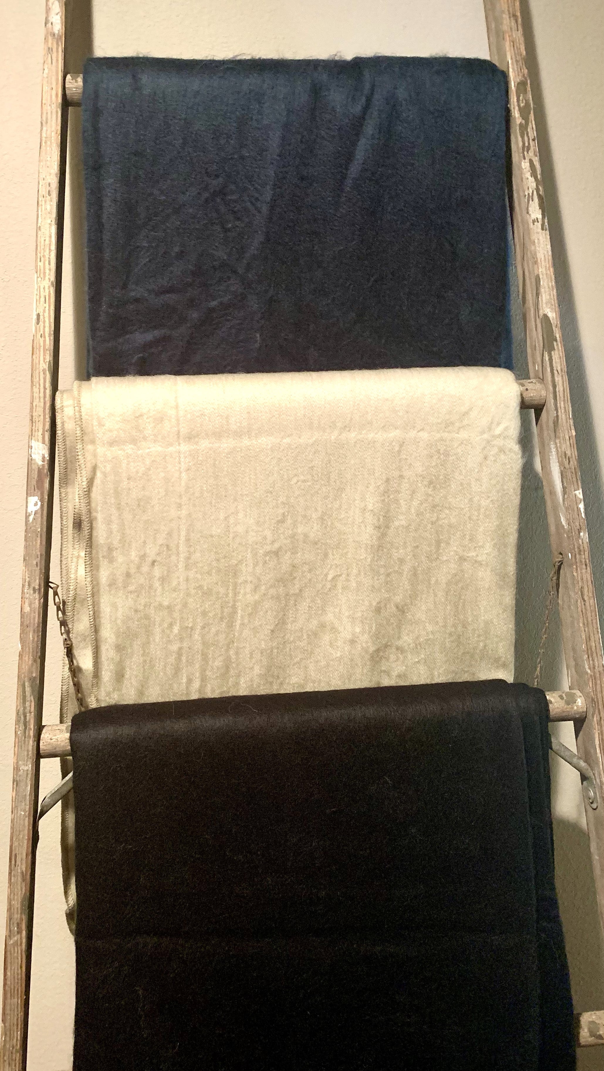 Alpaca Queen-Size Blanket